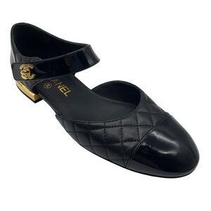 CHANEL BLACK / GOLD CC LOGO QUILTED LAMBSKIN PATENT CAP TOE MARY JANE BALLERINA